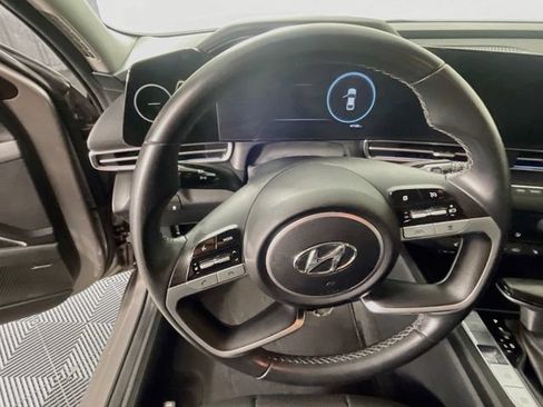 Used 2023 Hyundai Elantra Limited FWD image 12