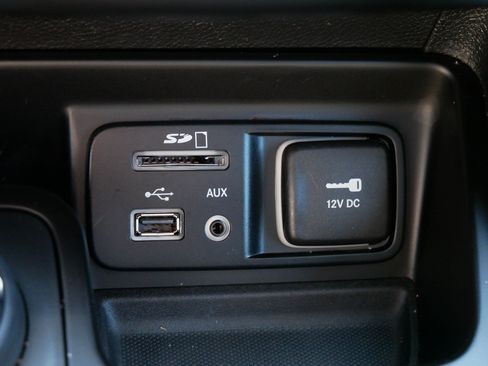 Used 2018 Jeep Cherokee Limited w/ Trailer Tow Group AWD/4WD image 32