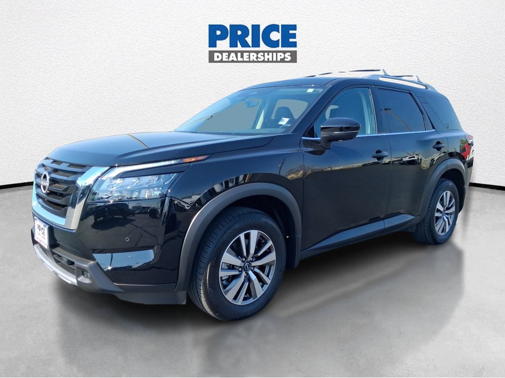 Used 2025 Nissan Pathfinder SL AWD/4WD image 2