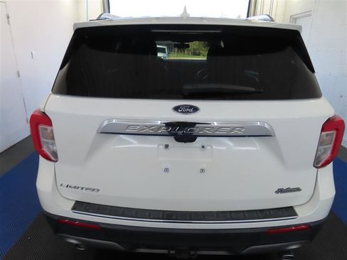 Used 2022 Ford Explorer Limited w/ Equipment Group 301A RWD image 9