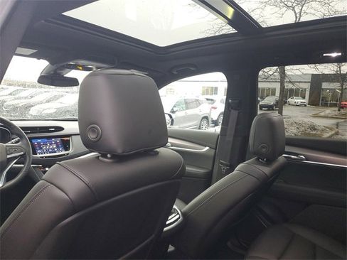 Certified 2024 Cadillac XT6 Luxury image 12