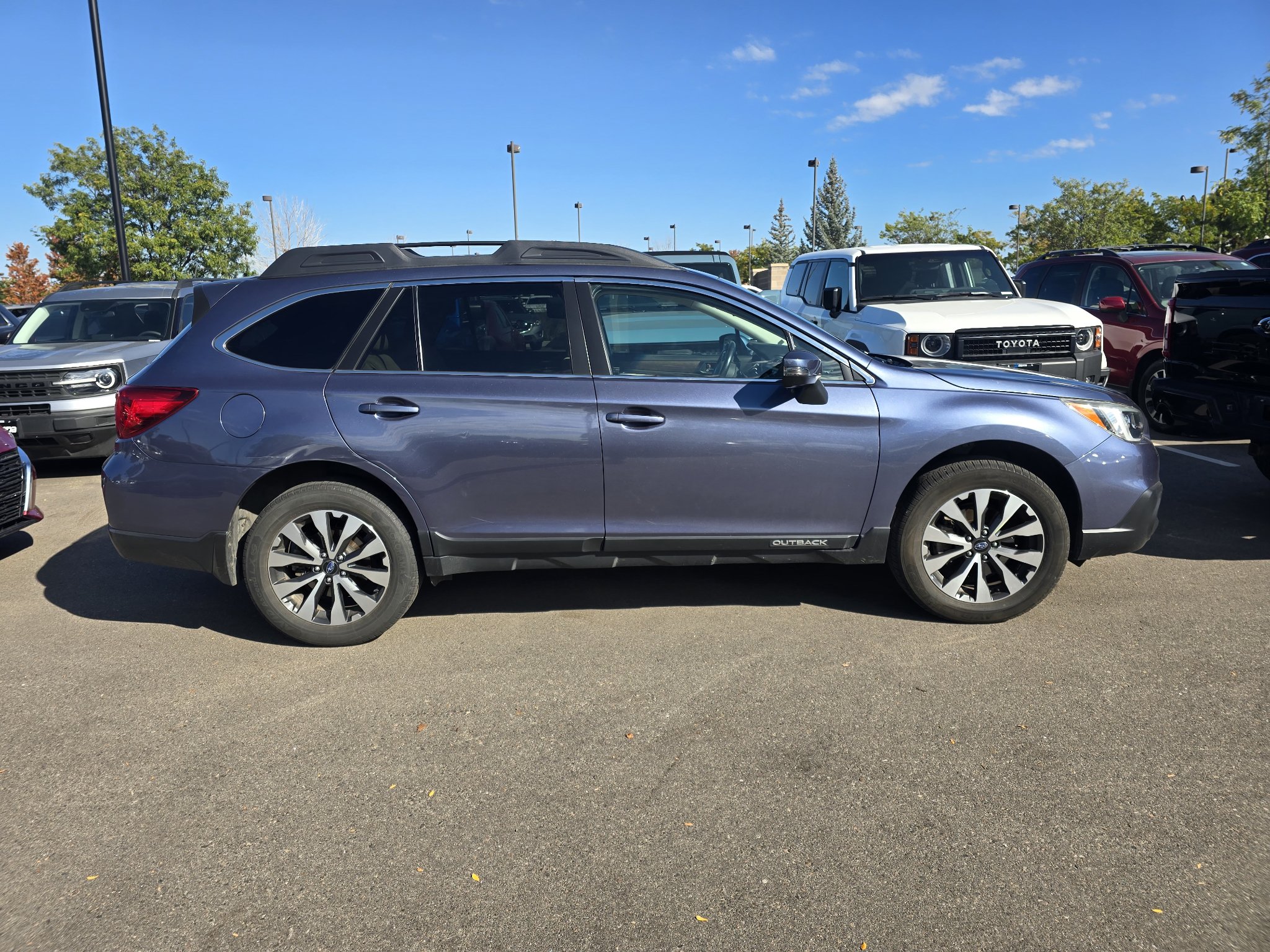 Used 2017 Subaru Outback 2.5i Limited AWD/4WD image 17