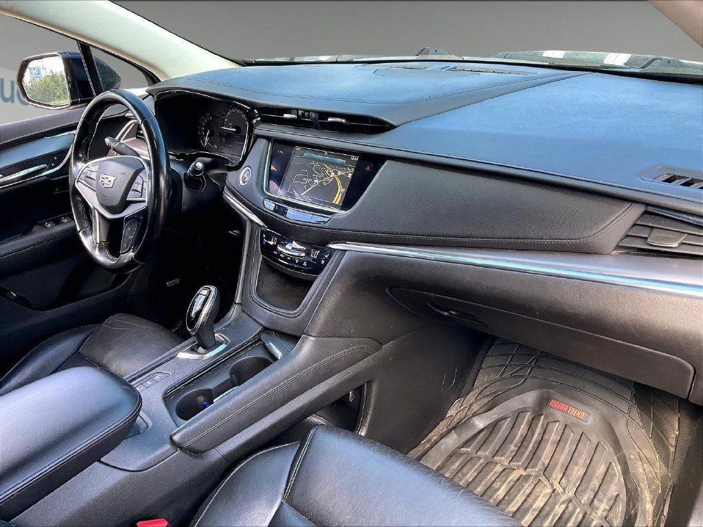 Used 2018 Cadillac XT5 Premium Luxury AWD/4WD image 13