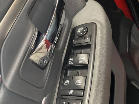 Used 2017 RAM 1500 Classic SLT AWD/4WD image 9