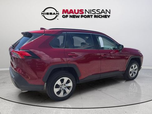 Used 2021 Toyota RAV4 LE AWD/4WD image 13