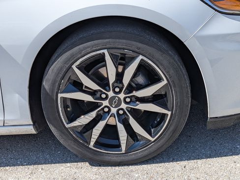 Used 2022 Chevrolet Malibu RS FWD image 11