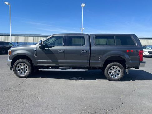 Used 2018 Ford F250 Lariat w/ Lariat Ultimate Package AWD/4WD image 4