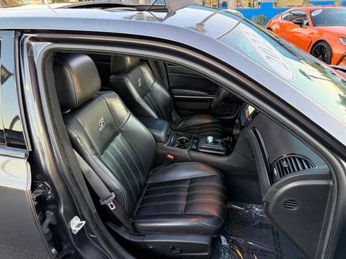 Used 2023 Chrysler 300 S image 32