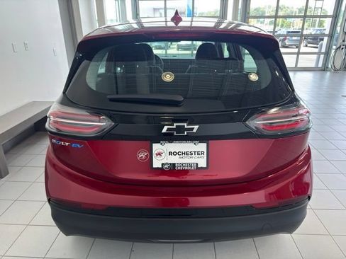 Used 2023 Chevrolet Bolt LT FWD image 43
