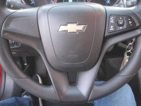 Used 2014 Chevrolet Cruze LS FWD image 16
