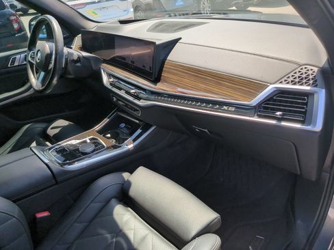 Used 2024 BMW X5 sDrive40i w/ M Sport Package RWD image 12