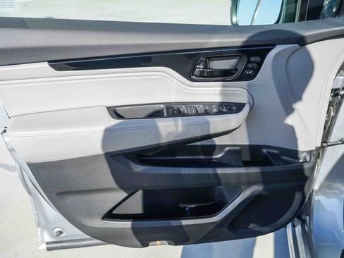 Certified 2023 Honda Odyssey Touring image 23