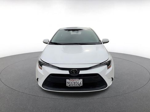 Used 2023 Toyota Corolla LE image 4