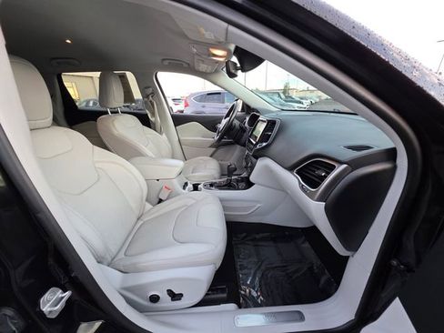 Used 2020 Jeep Cherokee Limited w/ Technology Group image 10