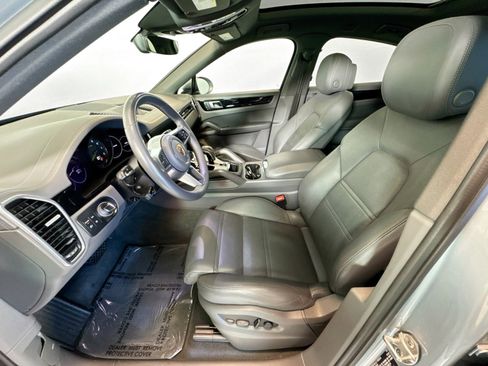 Used 2022 Porsche Cayenne E-Hybrid image 5