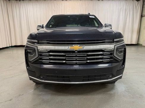 Used 2025 Chevrolet Tahoe Premier AWD/4WD image 12