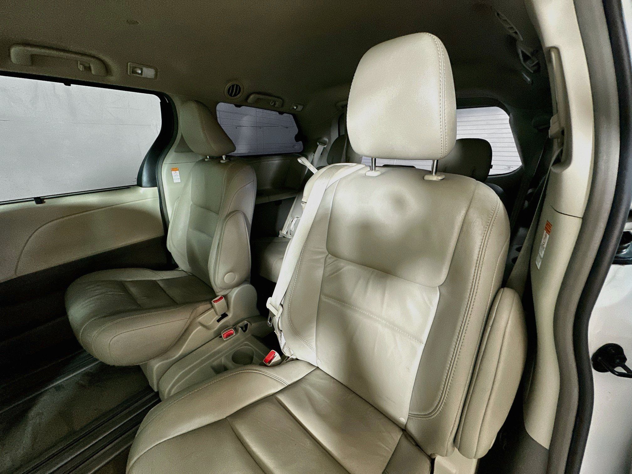 Used 2017 Toyota Sienna XLE Premium FWD image 23