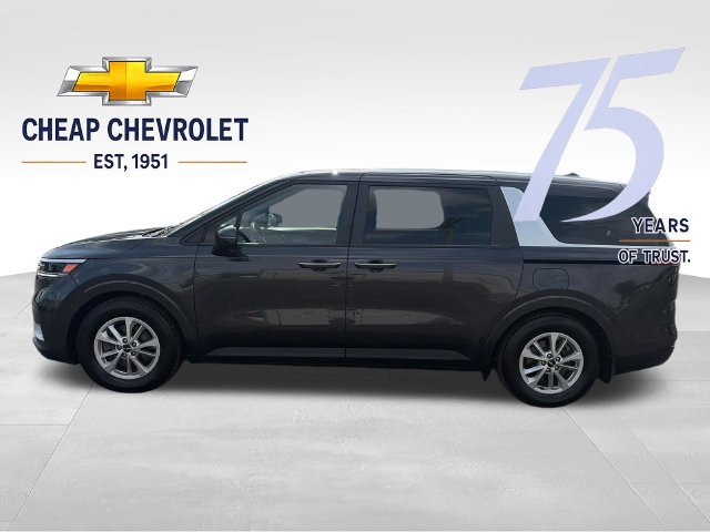 Used 2024 Kia Carnival LX FWD image 2