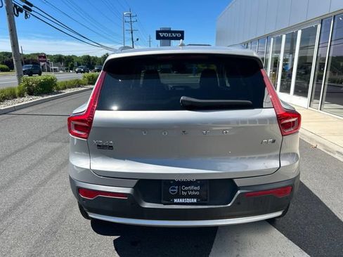 Certified 2025 Volvo XC40 B5 Plus AWD/4WD image 4