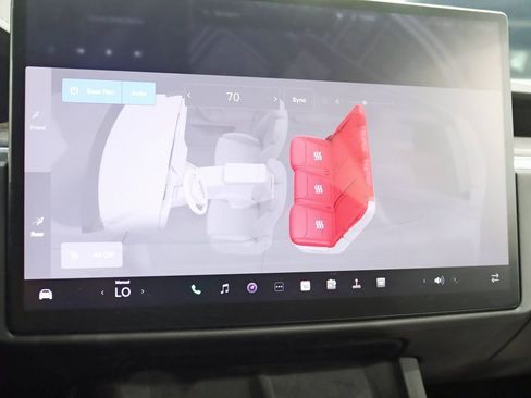 Used 2023 Tesla Model X image 19