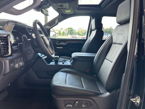 Used 2026 GMC Sierra 1500 Denali w/ Technology Package AWD/4WD image 8