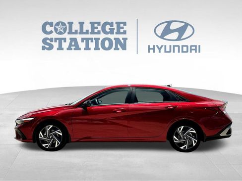 Used 2025 Hyundai Elantra Sport FWD image 7