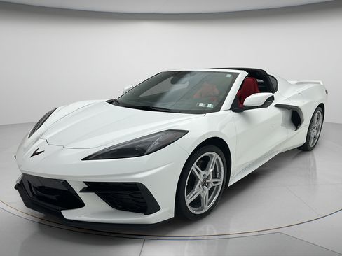 Used 2024 Chevrolet Corvette Stingray Coupe w/ Z51 Performance Package RWD image 3