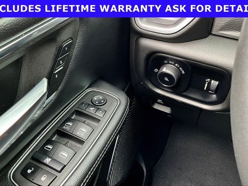 Used 2024 RAM 1500 Laramie AWD/4WD image 25