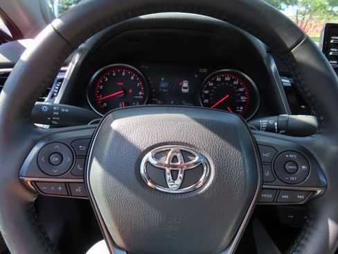 Used 2024 Toyota Camry XSE w/ Navigation Package image 18