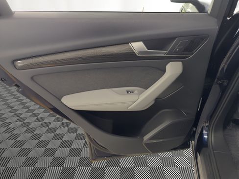 Used 2018 Audi SQ5 Premium Plus w/ Navigation Package AWD/4WD image 17