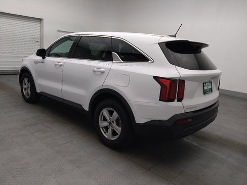 Used 2023 Kia Sorento LX FWD image 3
