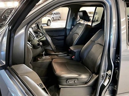 Used 2020 Nissan Frontier PRO-4X w/ Pro-4x Utility Package image 22