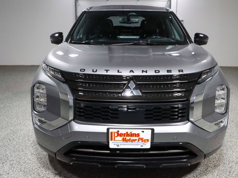 Used 2023 Mitsubishi Outlander SEL image 4