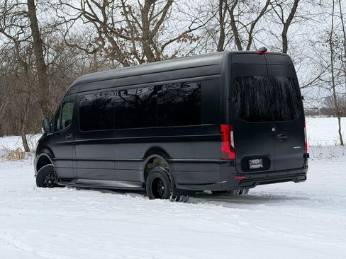 Used 2023 Mercedes-Benz Sprinter 3500 w/ Parking Package image 40