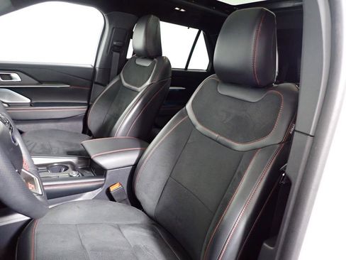 Used 2025 Ford Explorer ST image 26