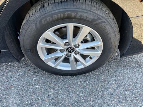 Used 2025 Toyota Camry LE image 29