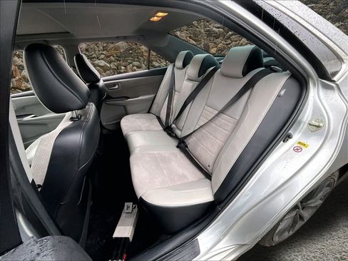 Used 2015 Toyota Camry XSE image 20