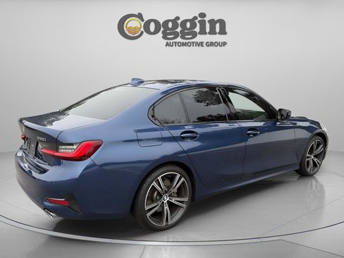 Used 2022 BMW 330i Sedan w/ Driving Assistance Package image 5