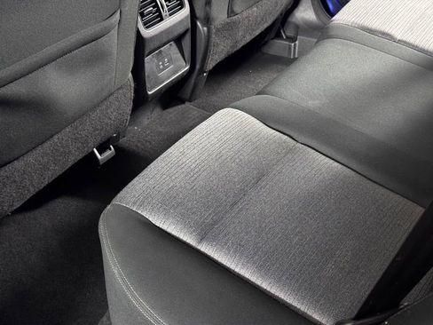 Used 2022 Nissan Rogue SV image 25