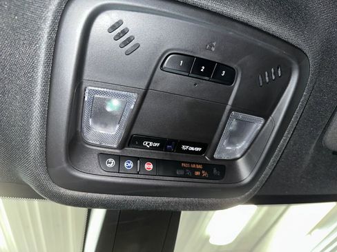 Certified 2022 Chevrolet Traverse RS w/ LPO, Floor Liner Package image 18