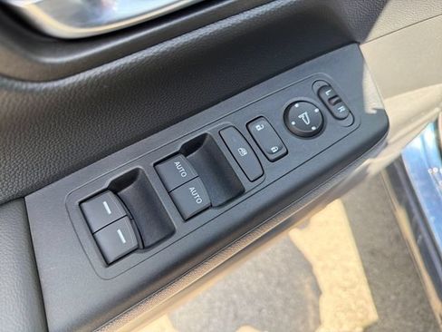Used 2025 Honda CR-V EX image 18