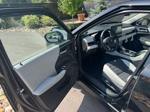 New 2025 Mitsubishi Outlander SE image 20