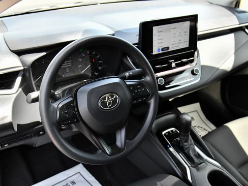 Used 2025 Toyota Corolla LE w/ Convenience Package FWD image 14