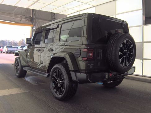 Used 2022 Jeep Wrangler Unlimited Sahara w/ Safety Group image 4