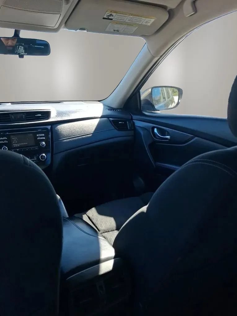 Used 2017 Nissan Rogue S AWD/4WD image 28