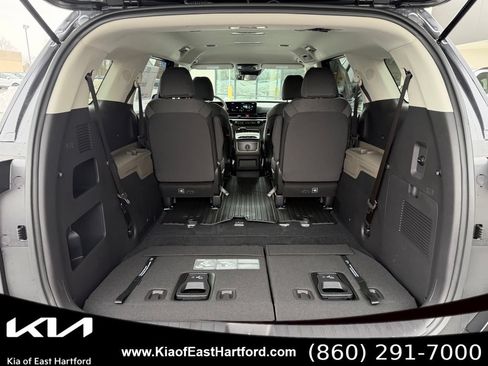 New 2026 Kia Carnival LX FWD image 17