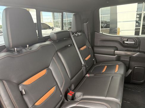 Used 2020 GMC Sierra 1500 AT4 w/ AT4 Premium Package AWD/4WD image 8