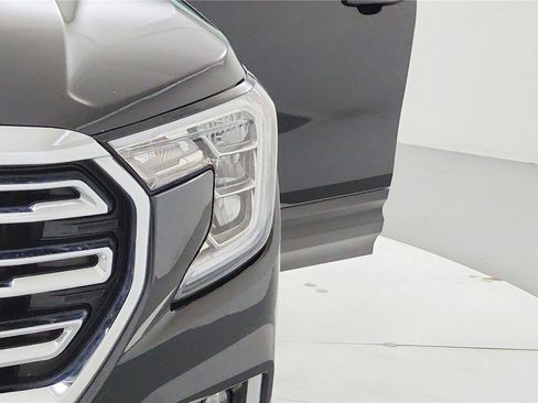 Used 2024 GMC Terrain SLT AWD/4WD image 35