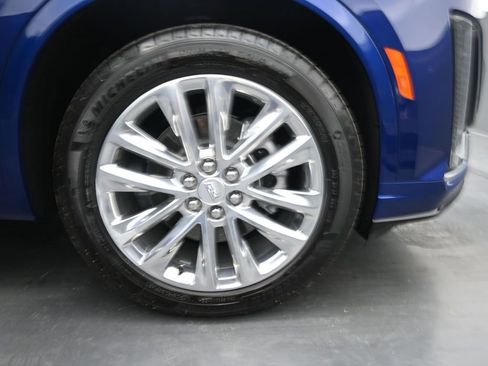 New 2025 Cadillac XT6 Premium Luxury w/ LPO, Floor Liner Package image 17