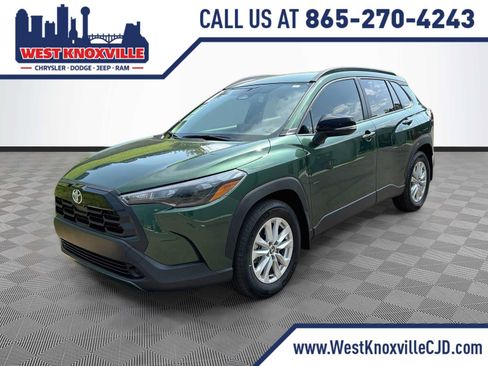 Used 2026 Toyota Corolla Cross LE FWD image 1